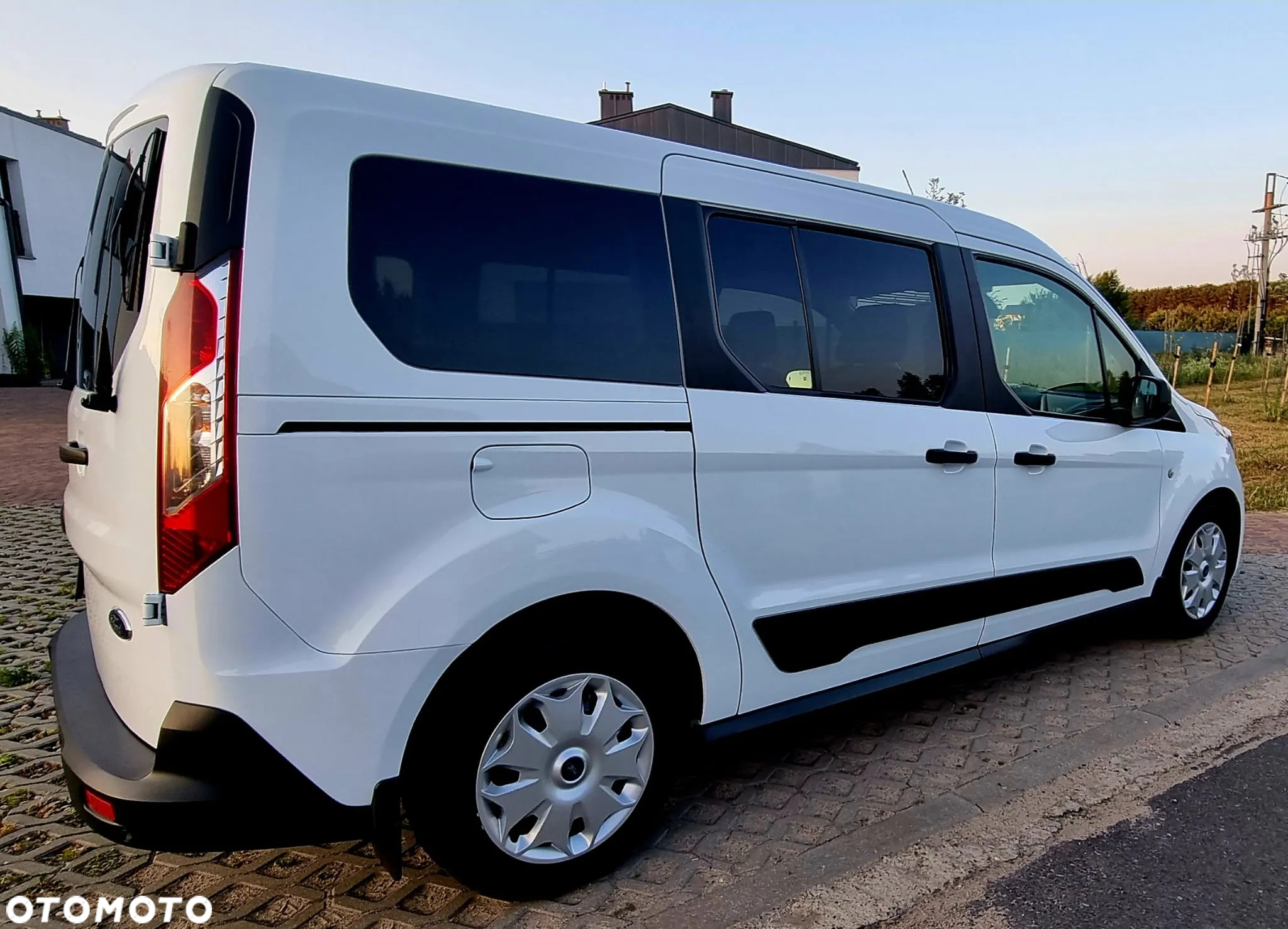 Ford Transit Connect 240 L2 Autm Trend - 5
