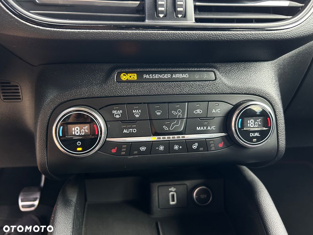Ford Focus 1.0 EcoBoost ST-Line - 25