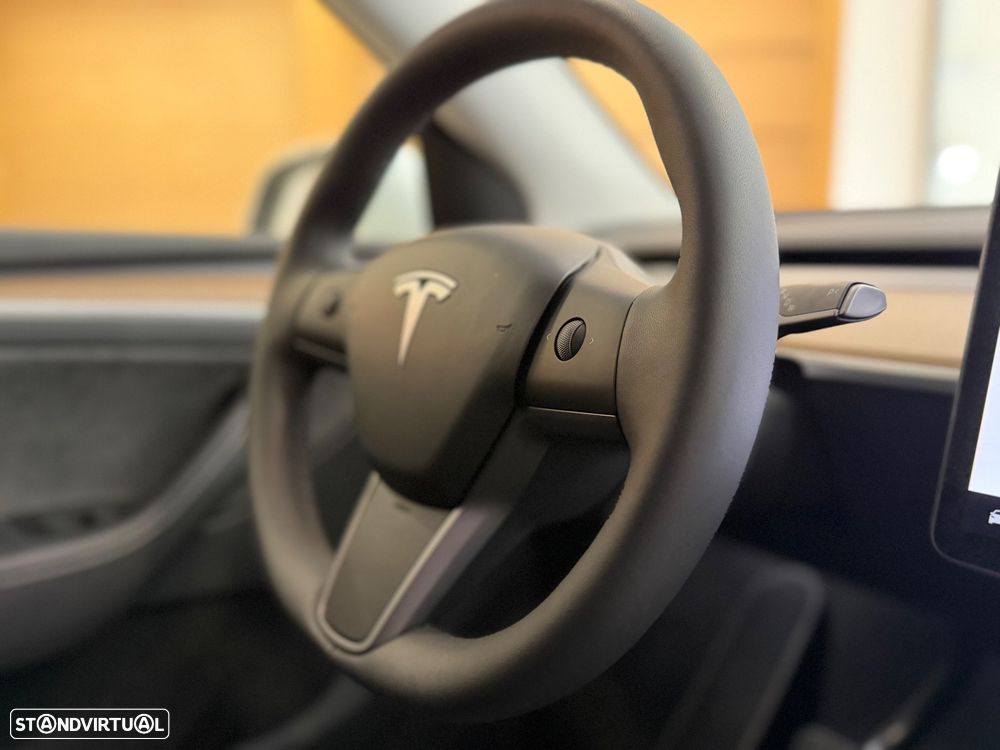 Tesla Model Y Standard - 2