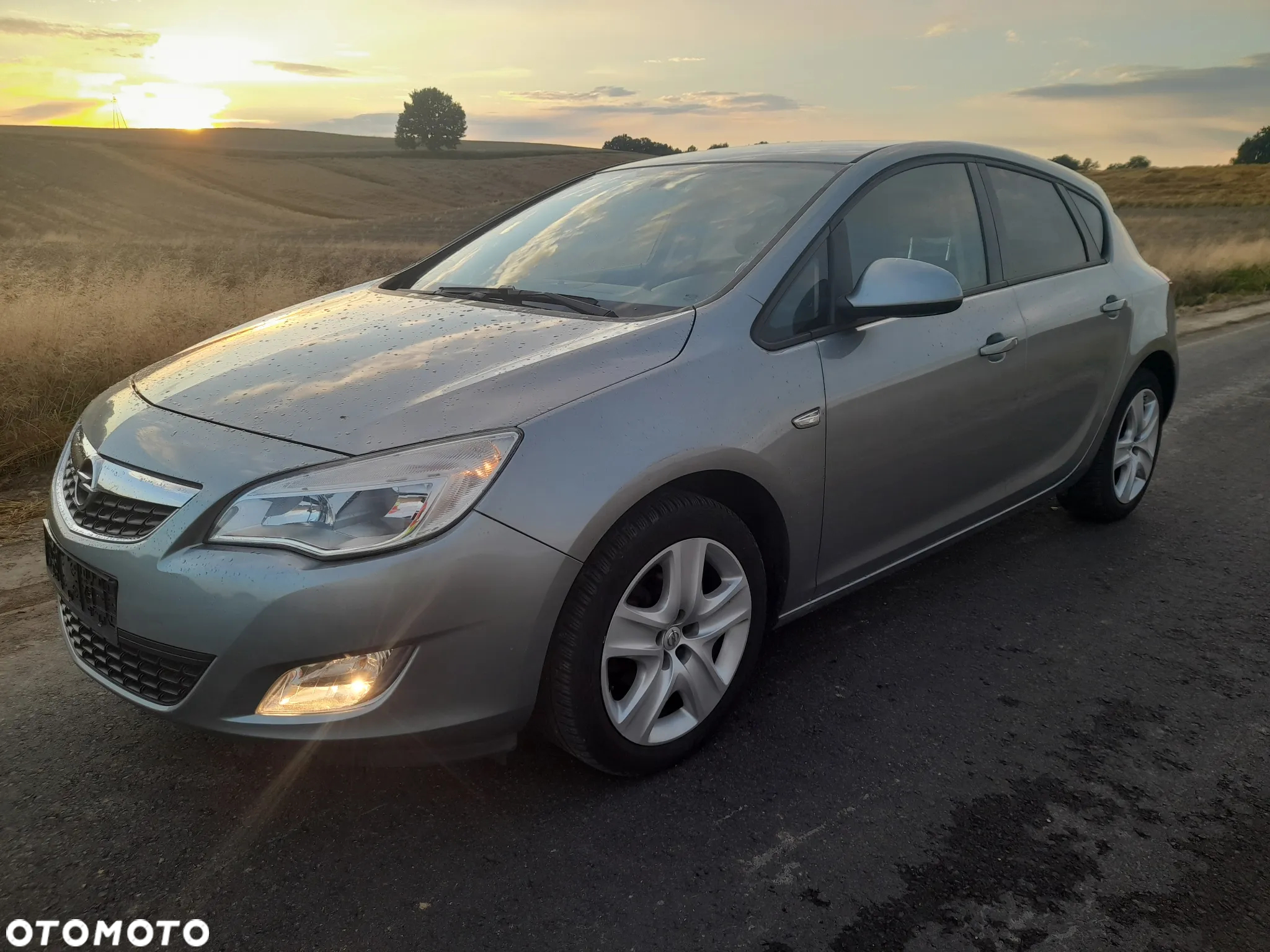 Opel Astra IV 1.4 T Cosmo - 11