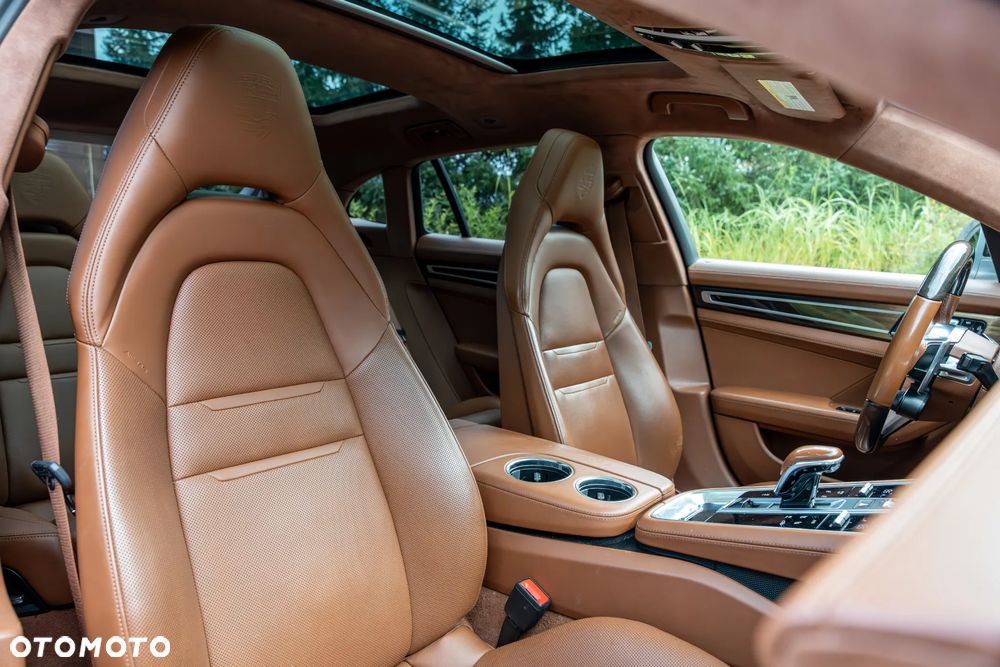 Porsche Panamera 4S Sport Turismo - 27