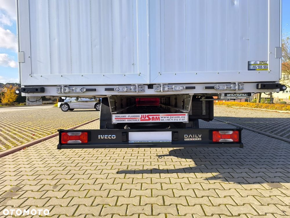 Iveco Daily 50C18 Plandeka, 12 Palet, Sypialnia, Firana+Drzwi z tyłu. - 31