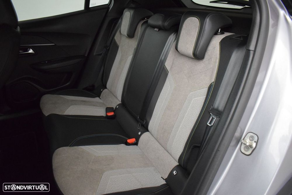 Peugeot e-2008 50 kWh GT Pack - 6