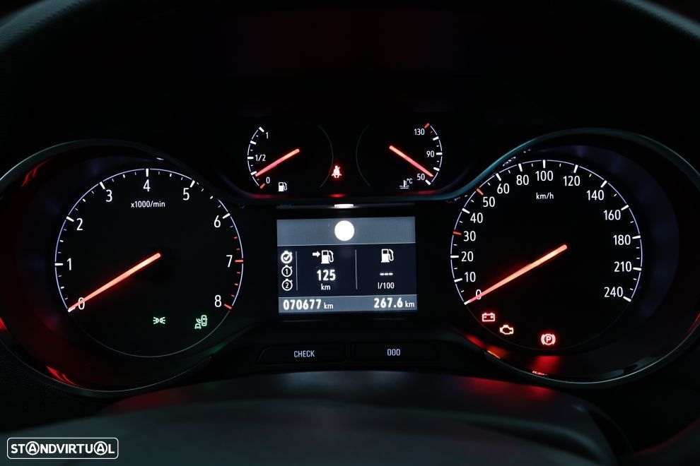 Opel Crossland X 1.2 T Innovation - 16