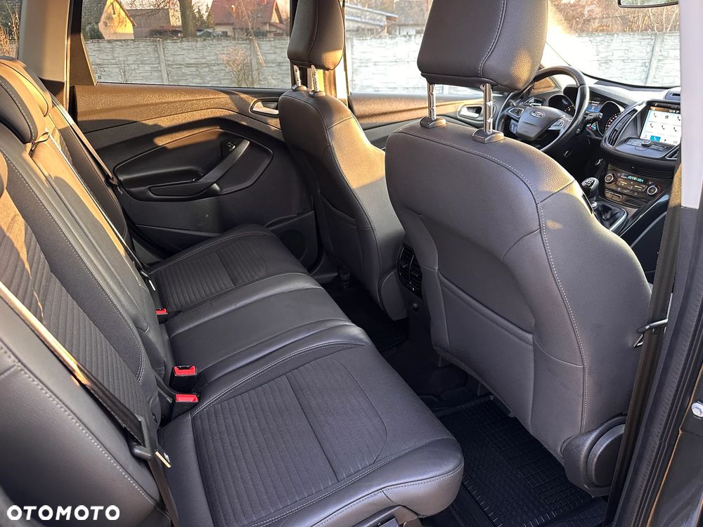 Ford Kuga 1.5 TDCi 2x4 Titanium - 13