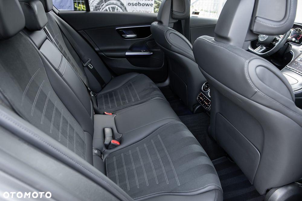 Mercedes-Benz Klasa C 300 d mHEV 4-Matic AMG - 37