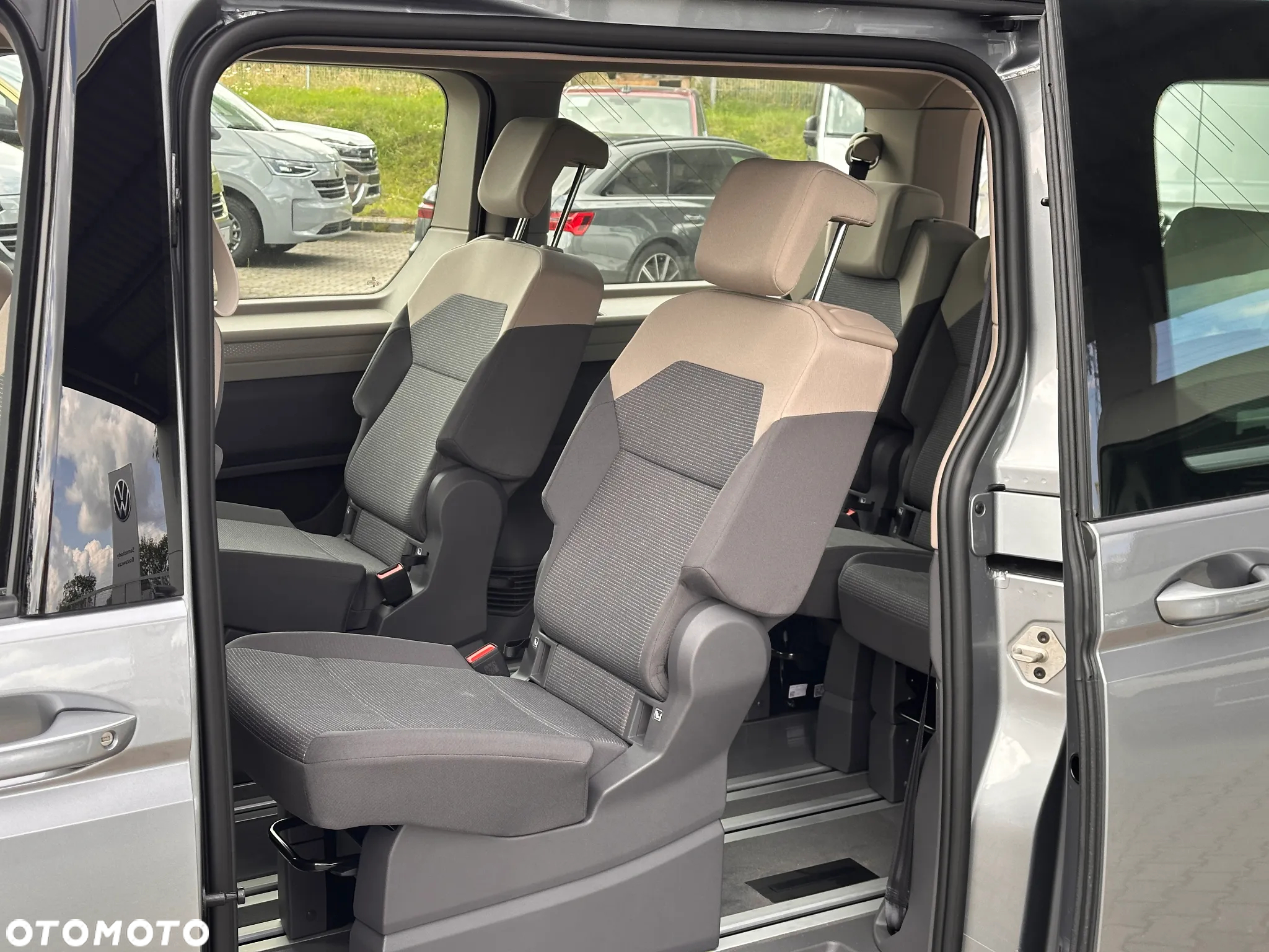 Volkswagen Multivan 2.0 TDI L2 Family DSG - 9