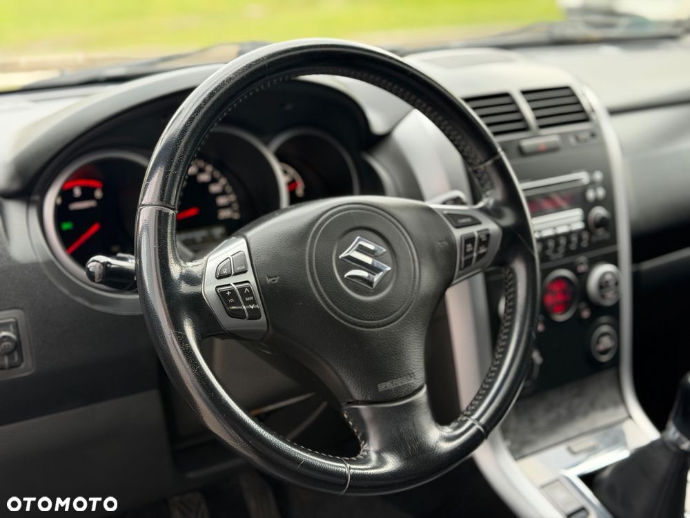 Suzuki Grand Vitara 1.9 DDiS De Luxe EU5 - 11