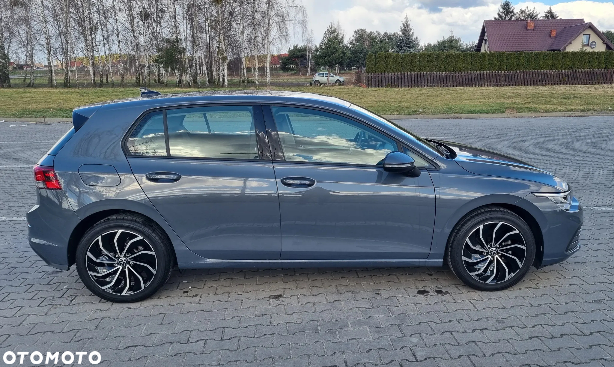 Volkswagen Golf VIII 1.0 eTSI Life DSG - 4