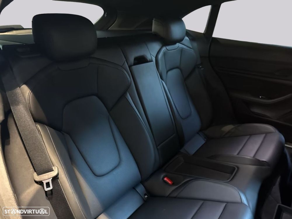 Porsche Taycan Cross Turismo - 21
