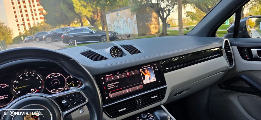 Porsche Cayenne E-Hybrid - 43