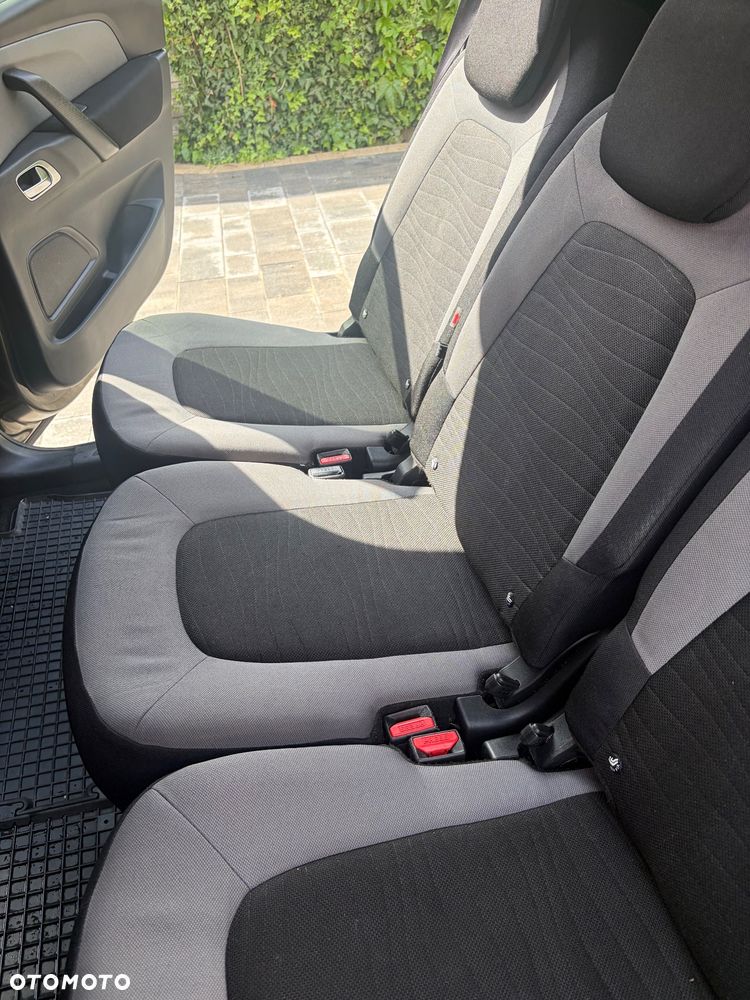Citroën C4 Picasso 1.6 e-HDi Intensive - 19
