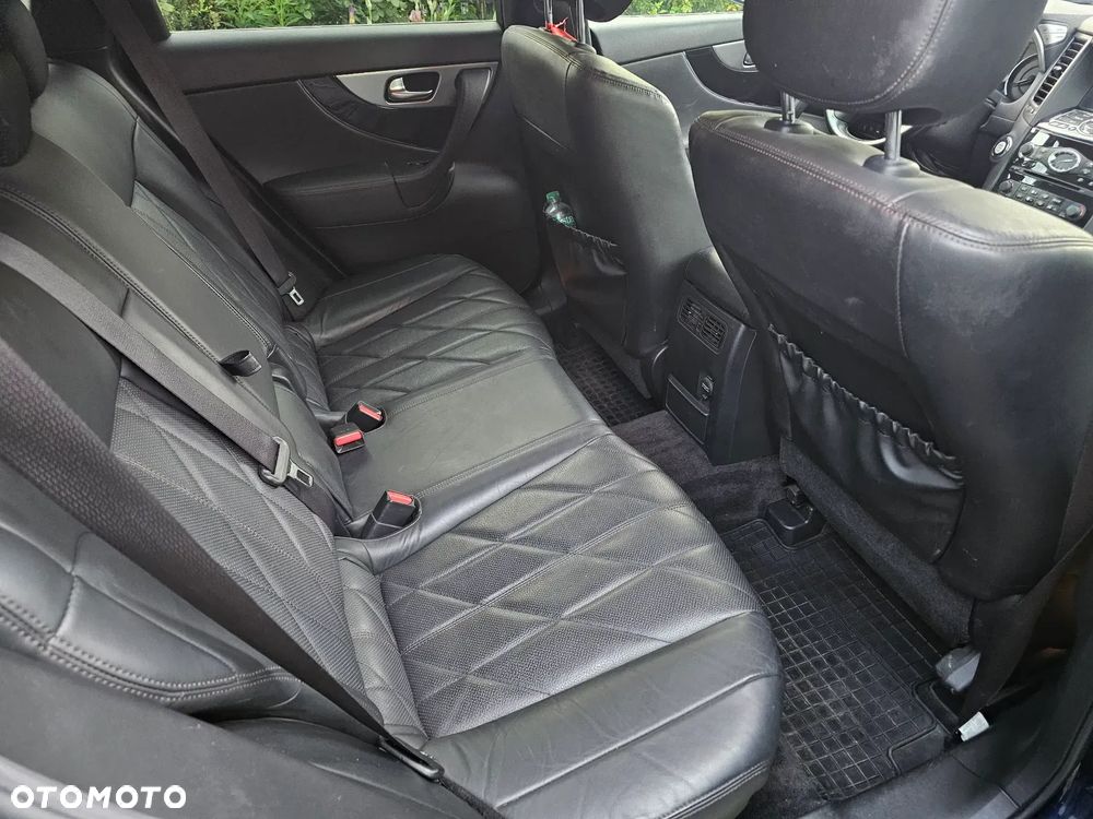 Infiniti QX70 3.7 S Premium - 4