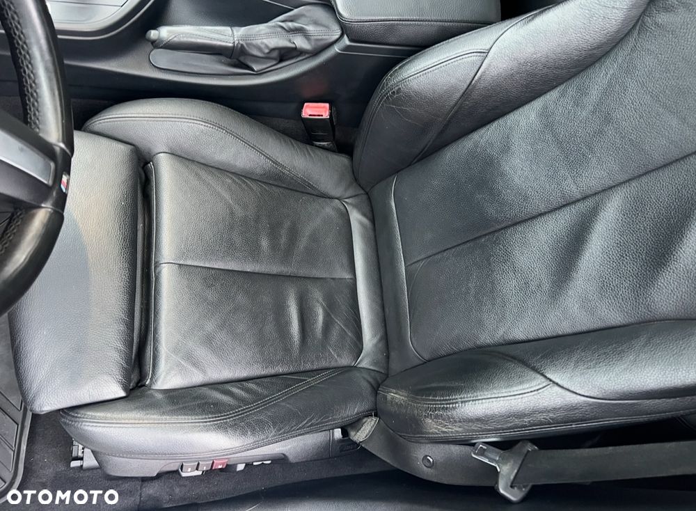 BMW Seria 3 335i Sport-Aut Luxury Line - 11