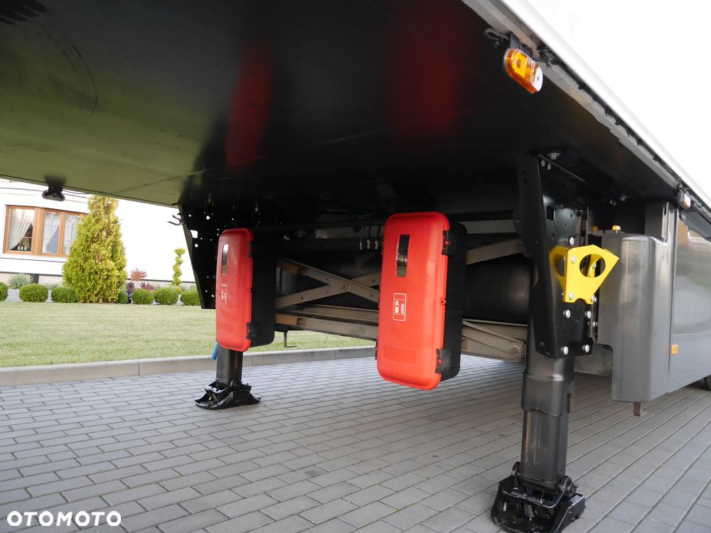 Schmitz Cargobull Thermo King SLXi 300 - 15