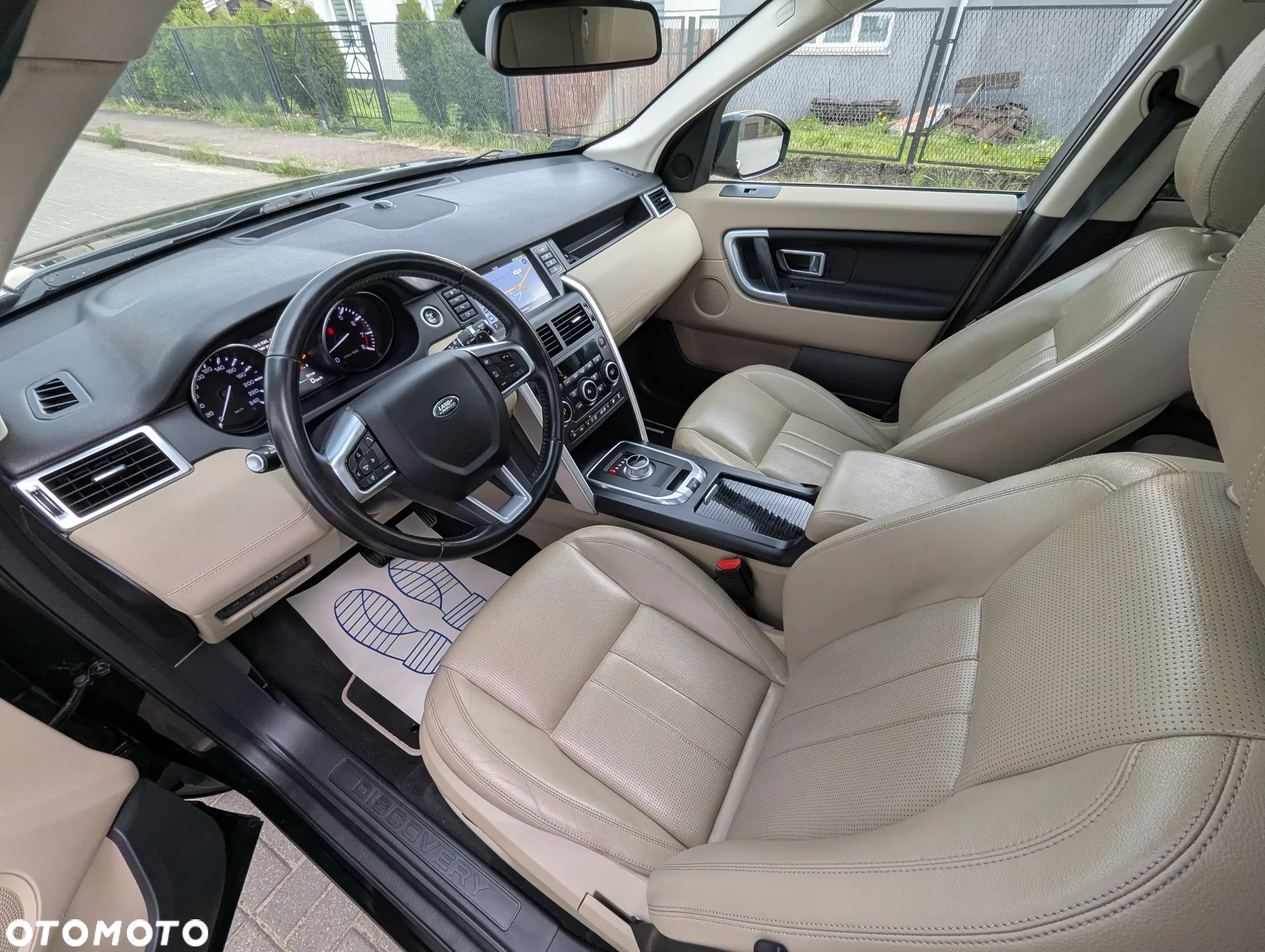 Land Rover Discovery Sport - 19