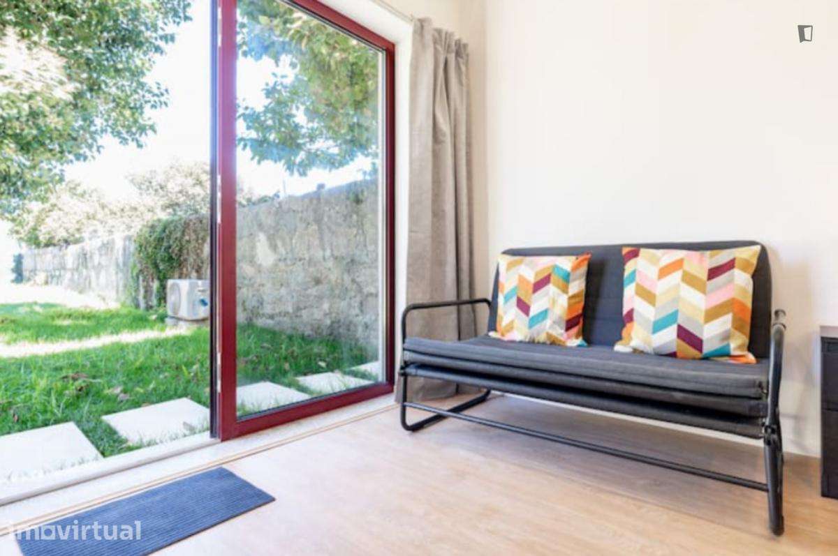 Quarto - localizado em Lordelo do Ouro Porto - Grande imagem: 5/16