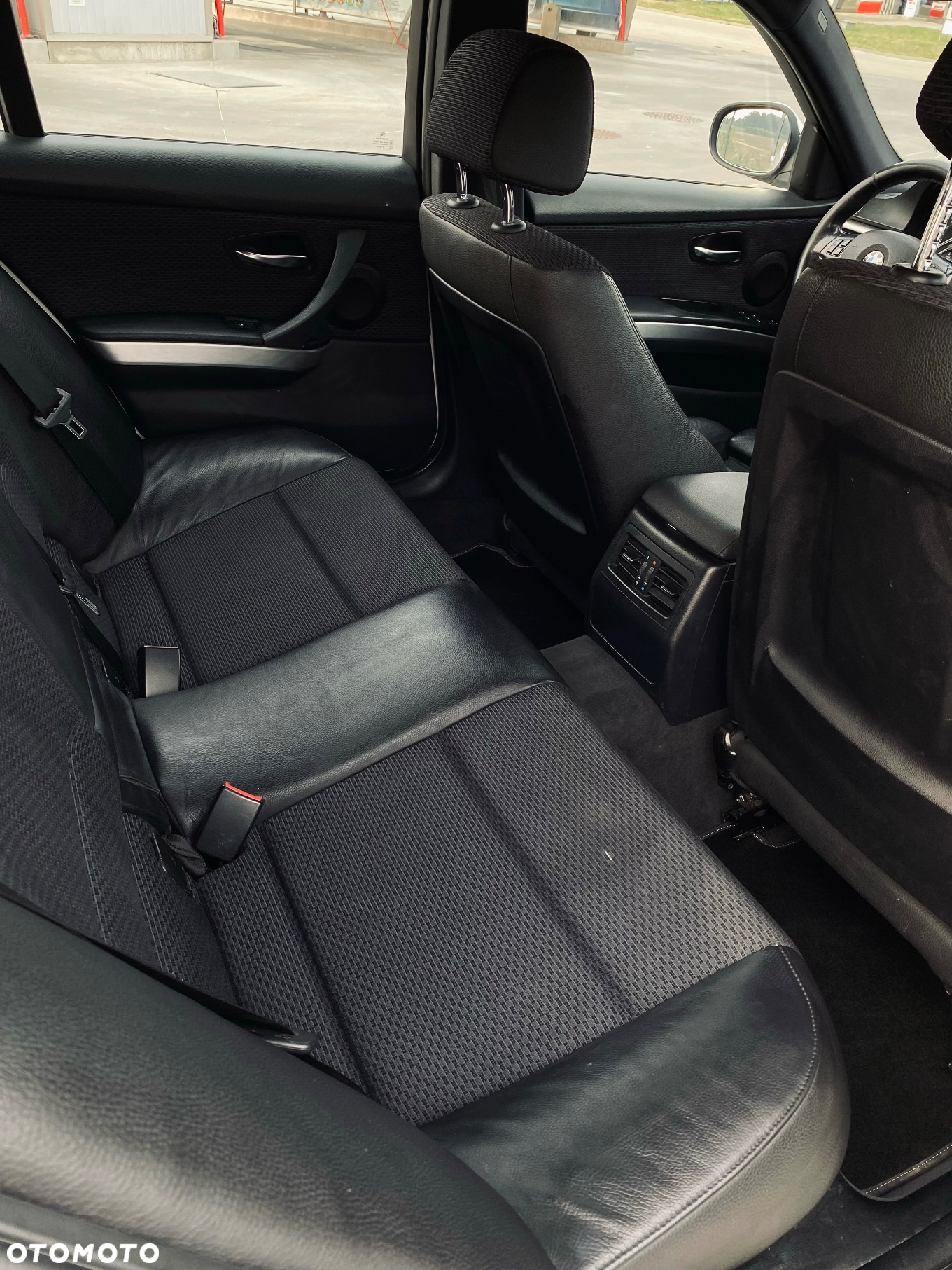 BMW Seria 3 320d Touring xDrive - 9