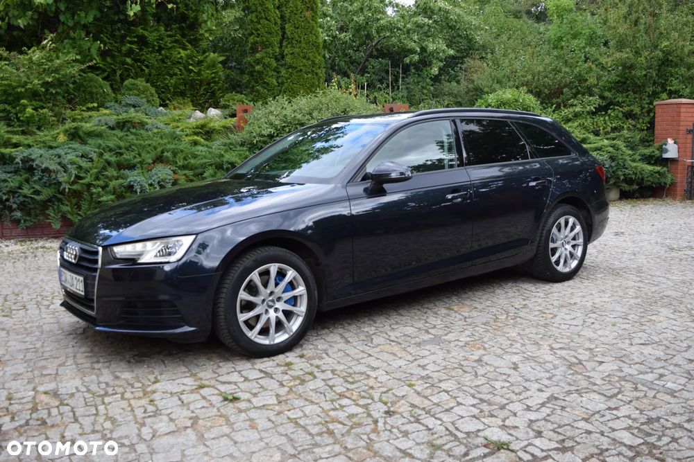 Audi A4 Avant 2.0 TDI S tronic - 4