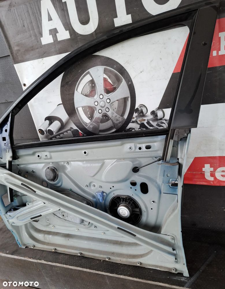 DRZWI LEWE PRZÓD STELAŻ POSZYCIE 1K5831611 VW GOLF V - 3