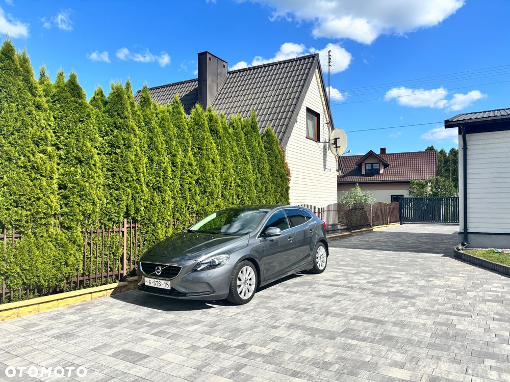 Volvo V40 - 24