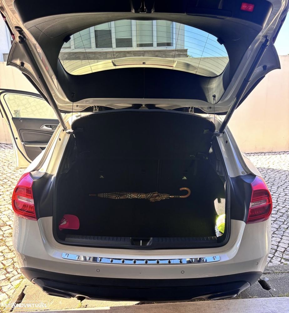 Mercedes-Benz GLA 180 — fotografia 12