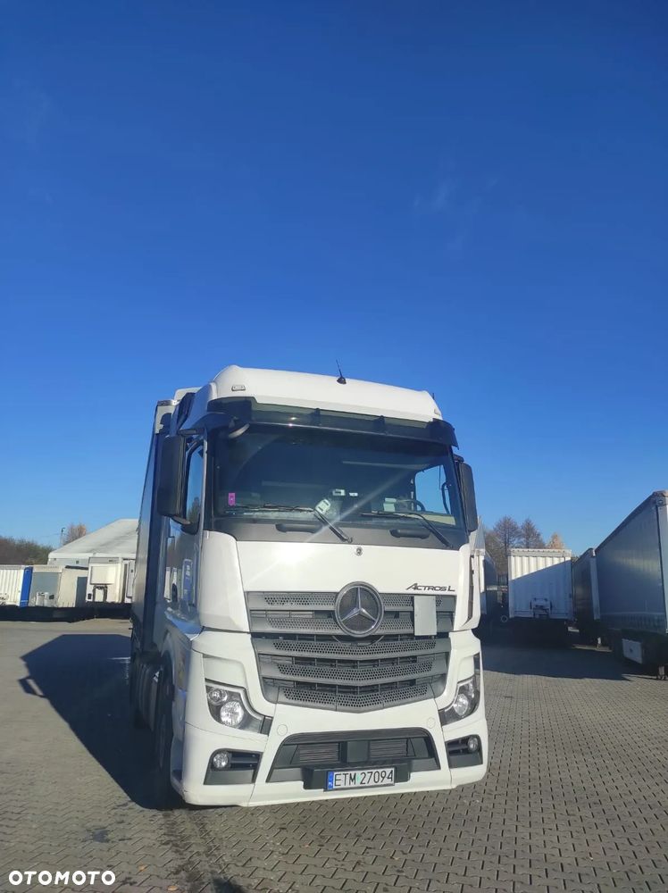 Mercedes-Benz ACTROS - 3
