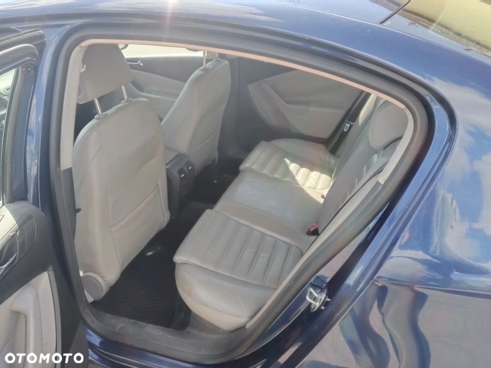 Volkswagen Passat 2.0 TDI Comfortline - 18
