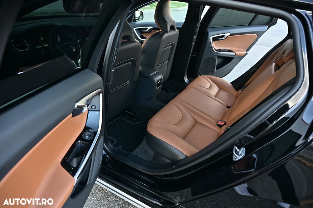 Volvo V60 D6 Plug-In-Hybrid AWD Geartronic Summum - 21
