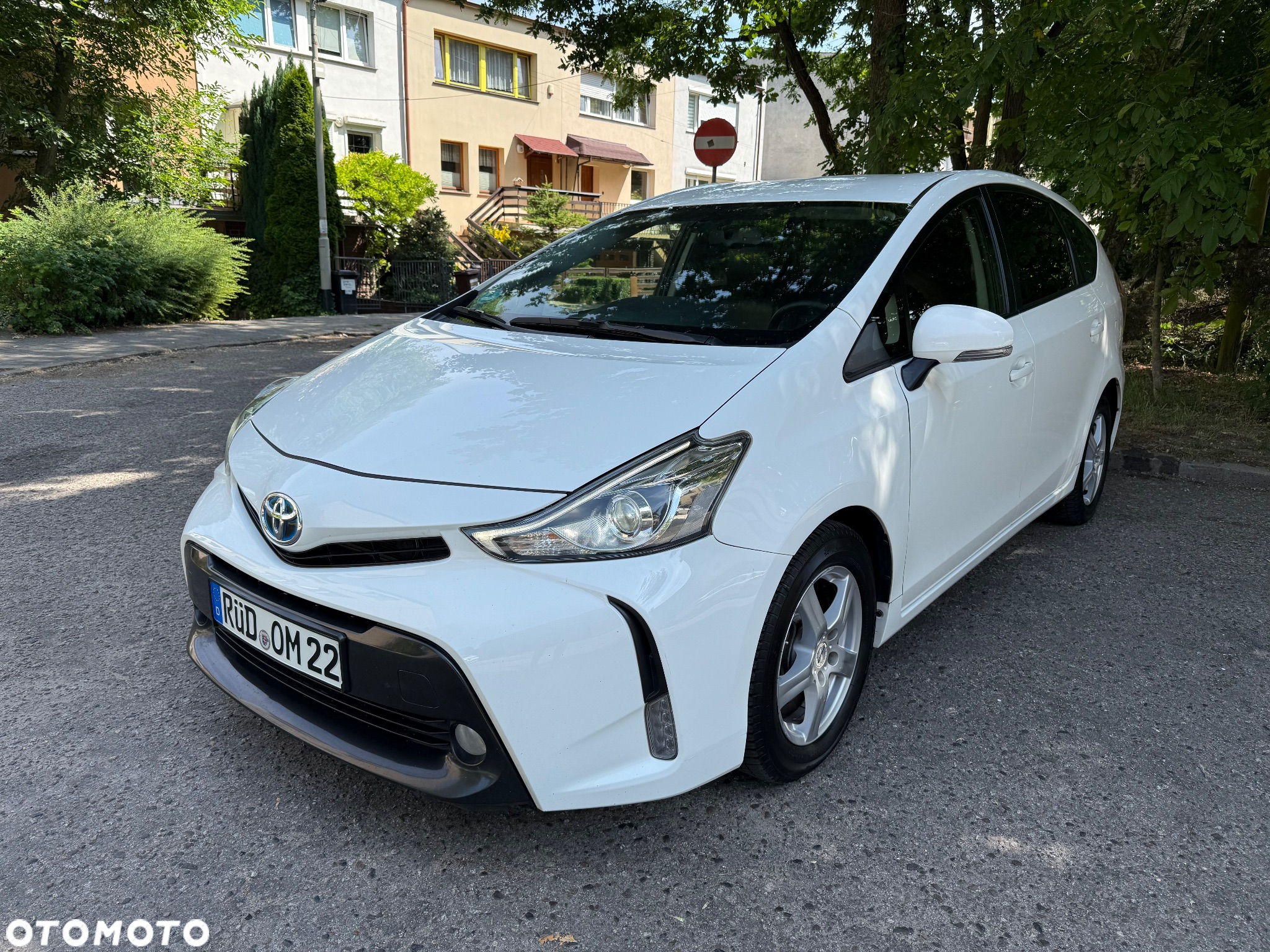 Toyota Prius+ (Hybrid) Executive - 11