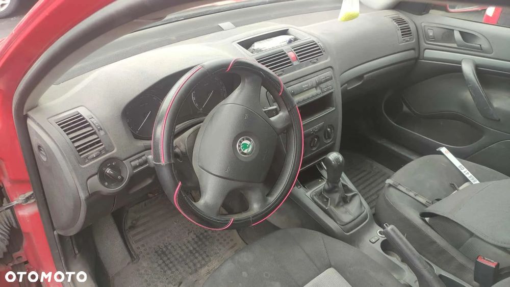 SKODA OCTAVIA II 2007 1.9 TDI 105 KM BXE JCR CODE 8151 - 4