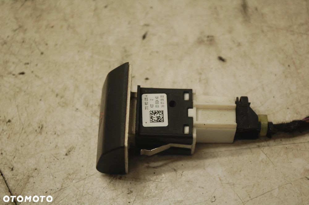 PRZEŁĄCZNIK PRZYCISK AWARYJNYCH 3T0953235A SKODA SUPERB II 3T0953235C - 2