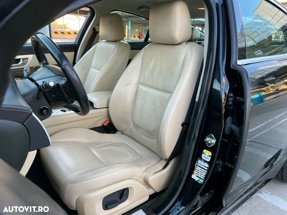 Jaguar XF 2.2D Premium Luxury - 9