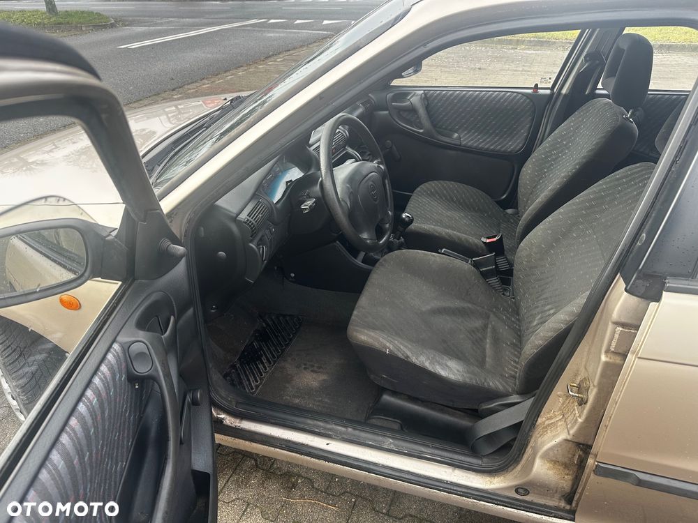 Opel Astra 1.6 Base - 8