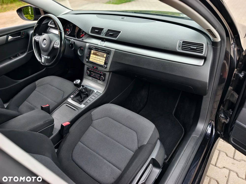 Volkswagen Passat 2.0 TDI Comfortline - 16