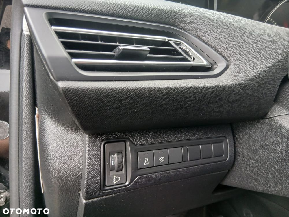 Peugeot 308 1.6 BlueHDi Business Line S&S - 19