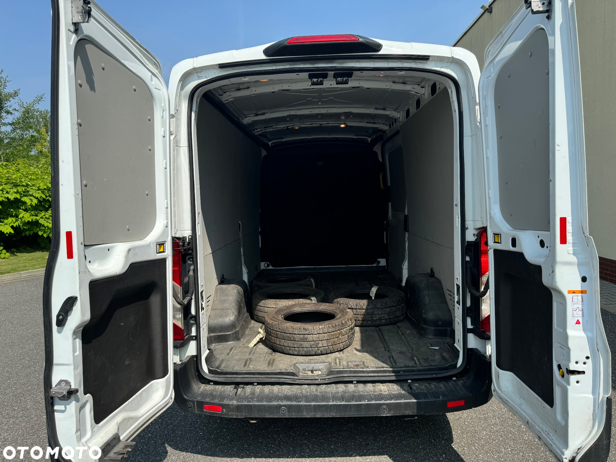 Ford Transit - 11