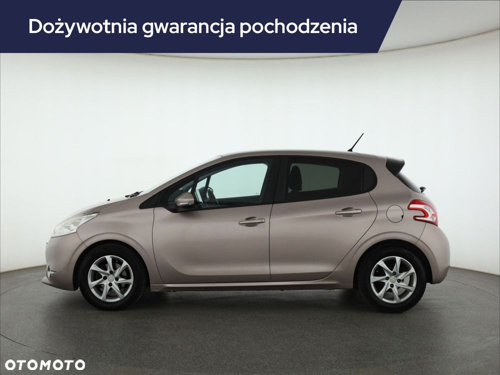 Peugeot 208 - 4