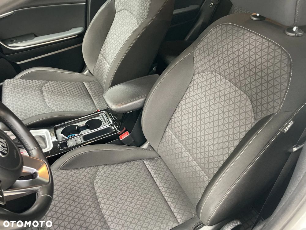 Kia Ceed 1.6 GDI PHEV L DCT - 12