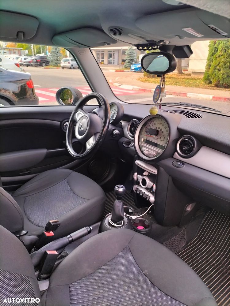 Mini Cooper Standard - 4