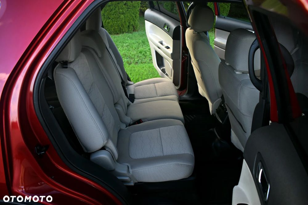 Ford Explorer - 32