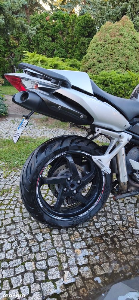 Honda VFR - 8