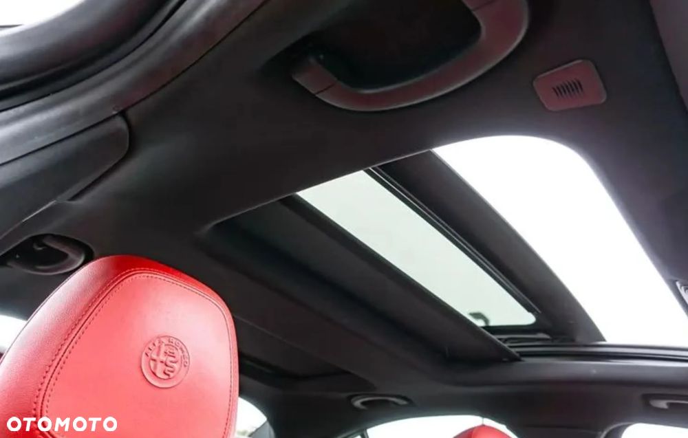 Alfa Romeo Giulia - 14