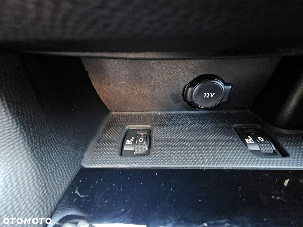 Peugeot 308 1.6 THP Access - 23