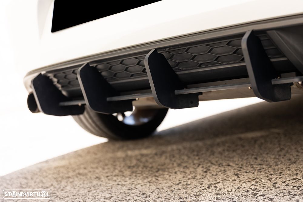 VW Golf GTI Performance BlueMotion DSG - 14