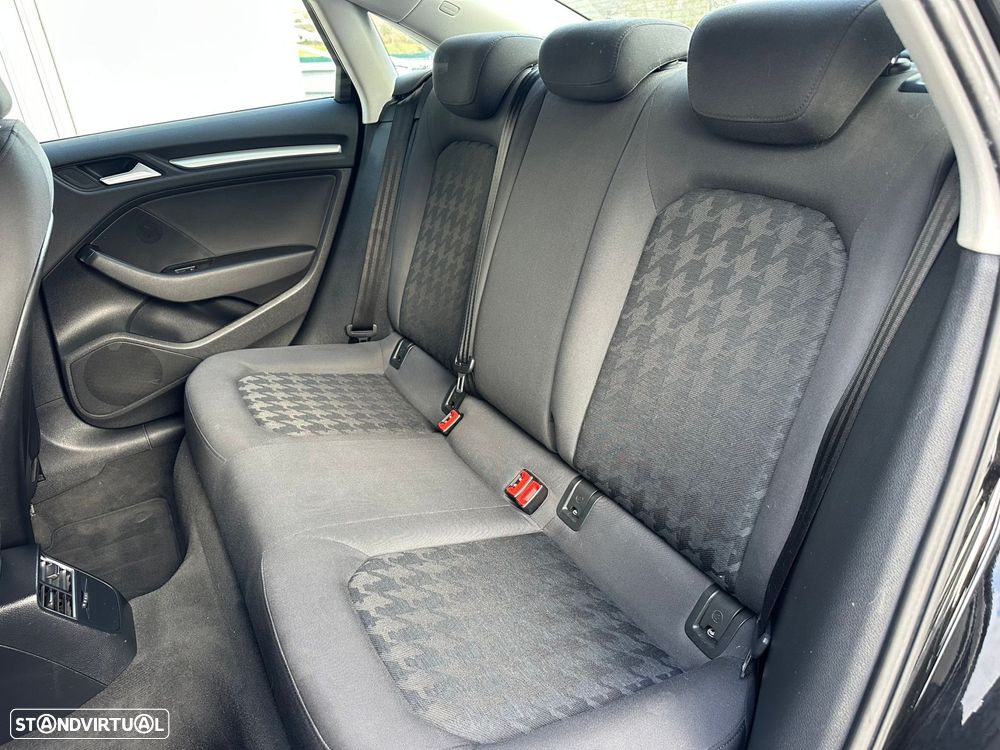 Audi A3 Limousine 1.6 TDI S-line - 13