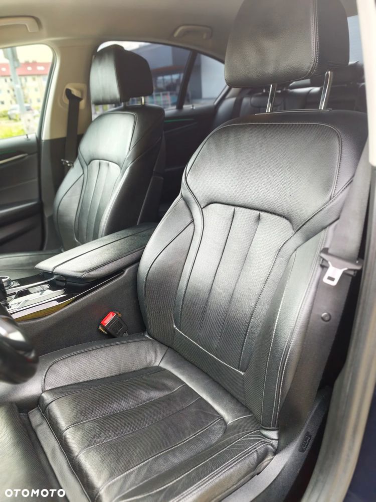 BMW Seria 5 520d Efficient Dynamics Edition Sport Line - 25