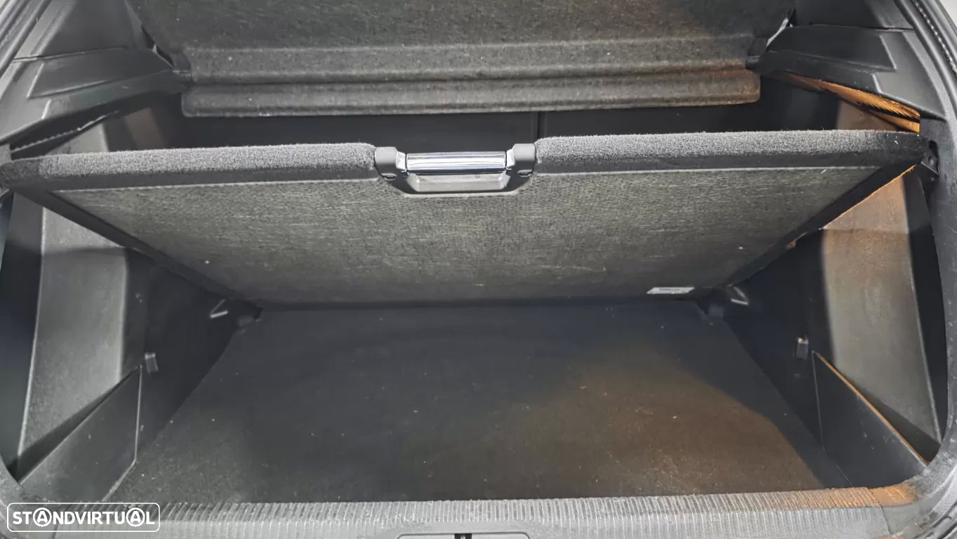 Peugeot 2008 1.2 PureTech GT Line EAT8 - 24