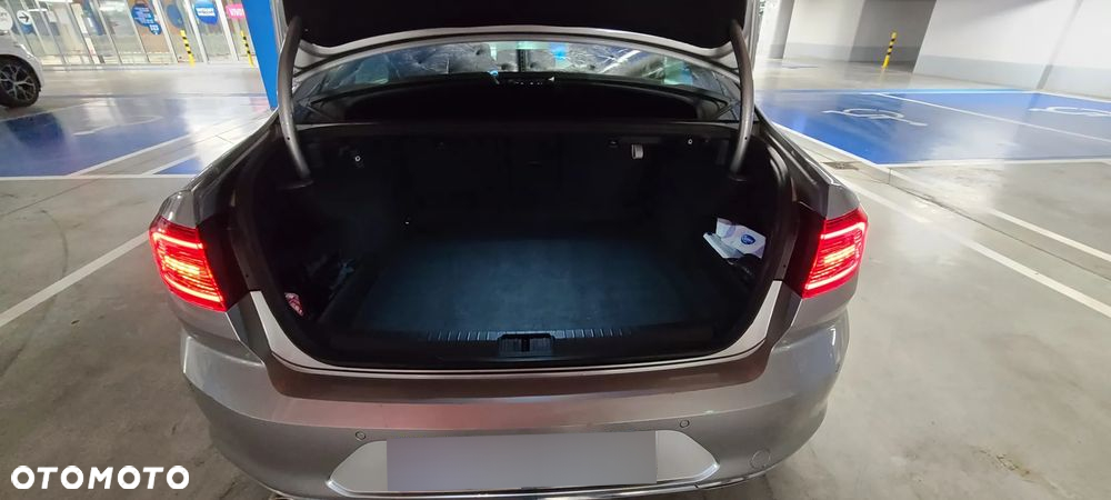Volkswagen Passat 2.0 TDI BMT Highline - 14