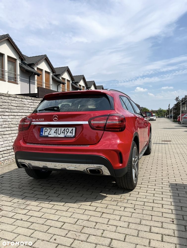 Mercedes-Benz GLA 200 7G-DCT AMG Line - 3